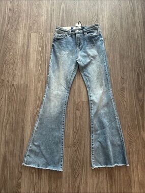 NWT Mica Women’s Light Blue Flared Jeans size 27
